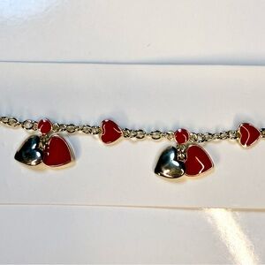 🧚🏻‍♀️ Charming Red and Silver Heart Bracelet